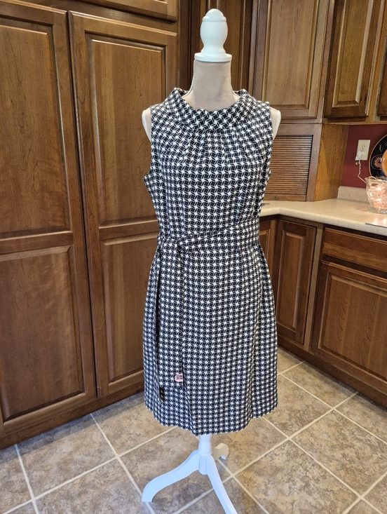 Talbots Dresses & Skirts - Talbots 45% Silk Belted Sleeveless Dress Womens Size 10, Dark Navy And White